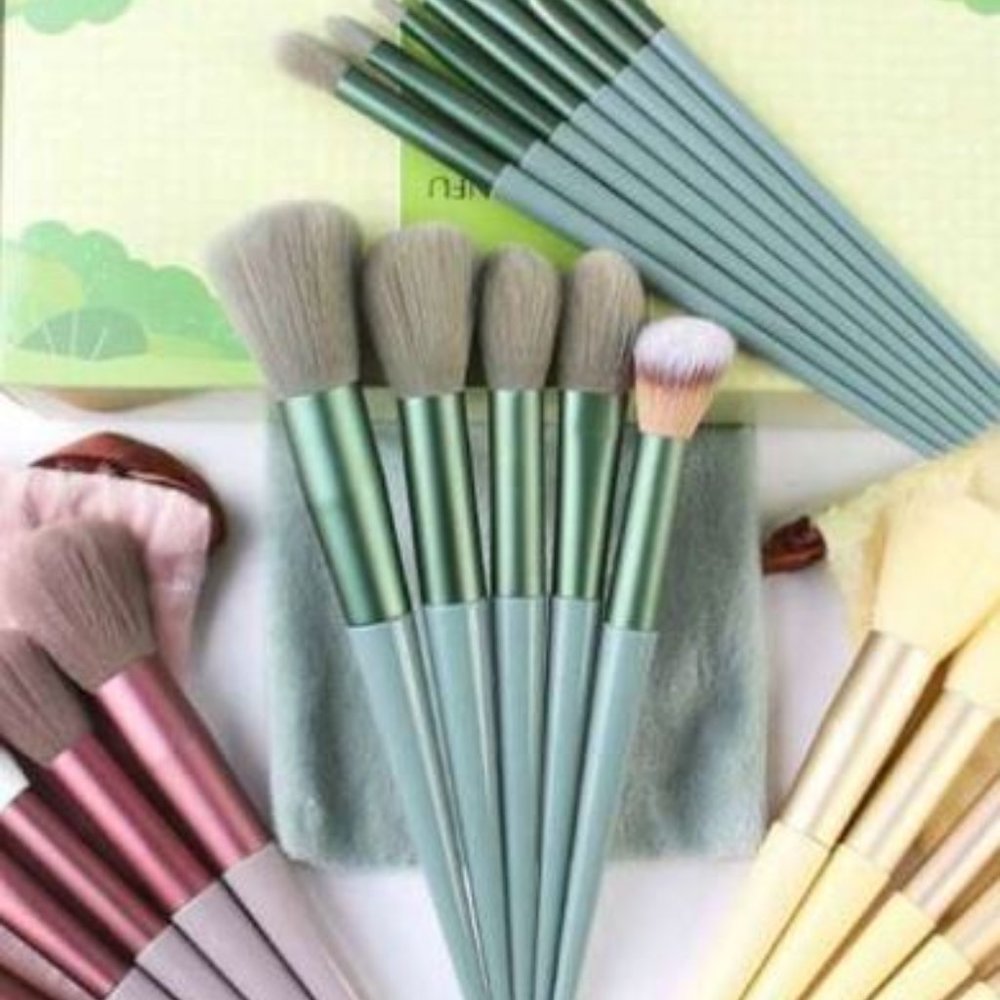 Makeup Brush Set - Picture 2 of 2